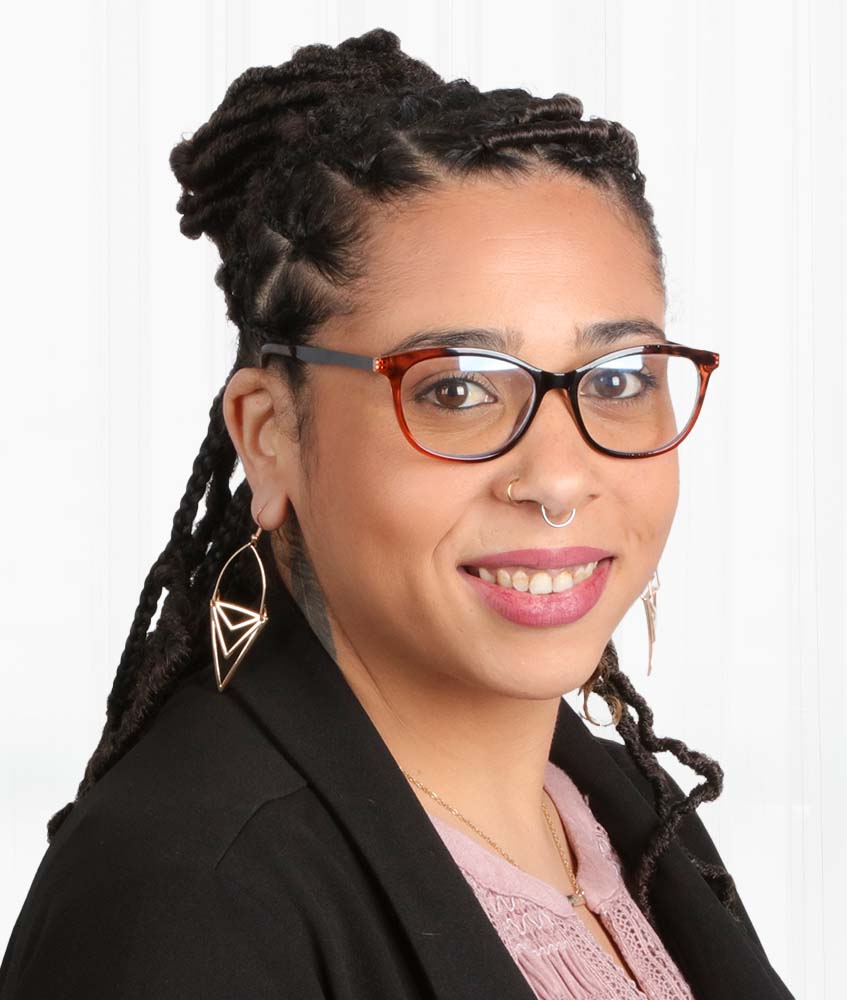headshot of Chelsea Lynch