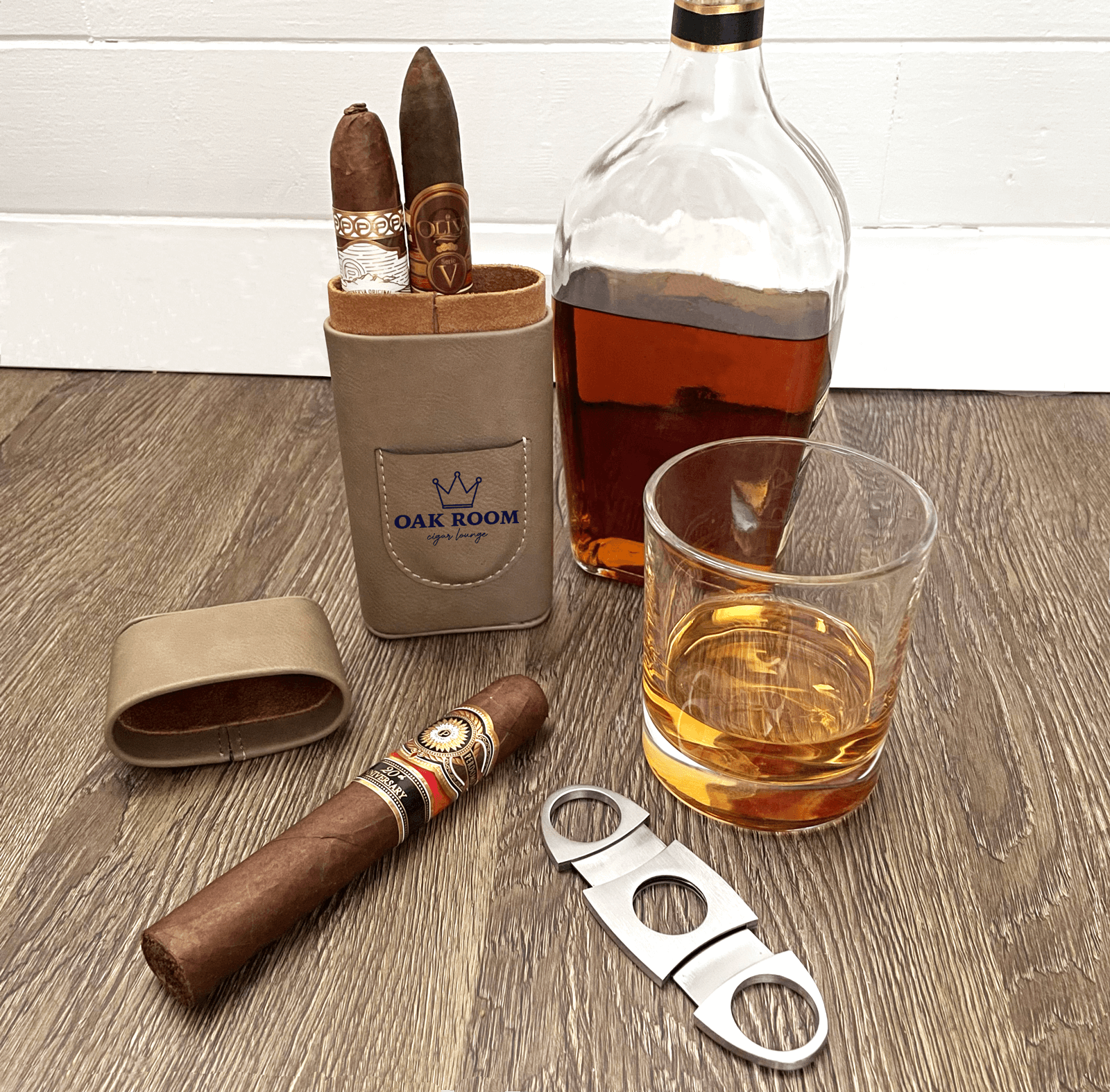 Saddle Collection Cigar Holder with Cutter Product Image